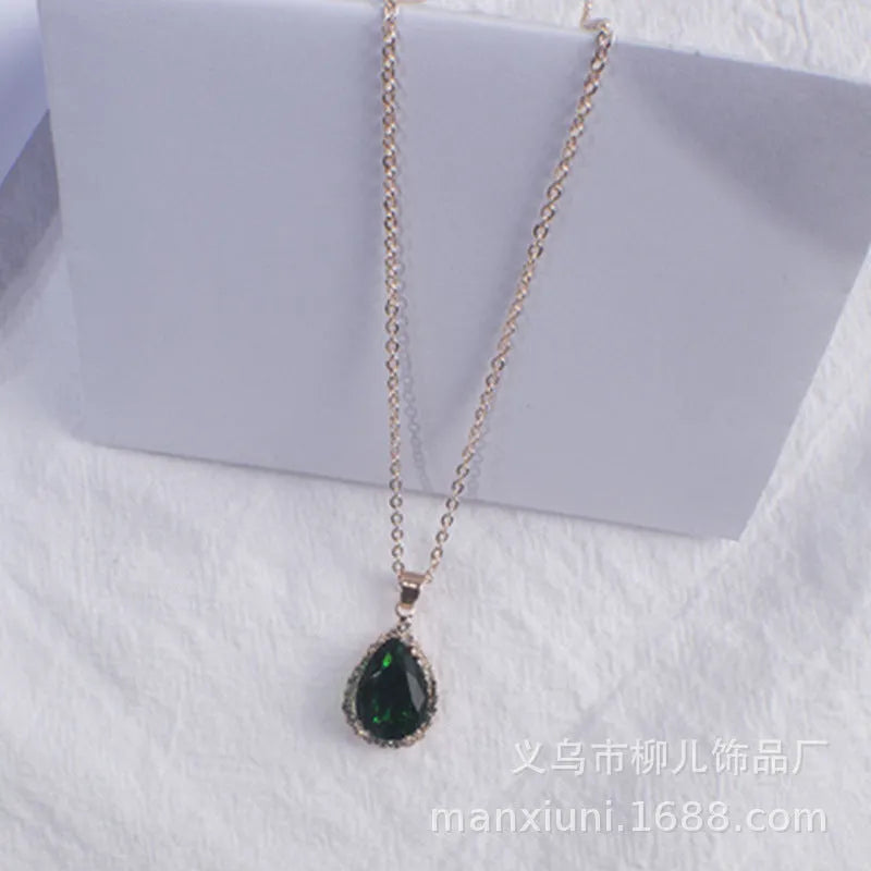 Water drop rose gold rhinestone geometric necklace pendant in pink colour with alloy construction