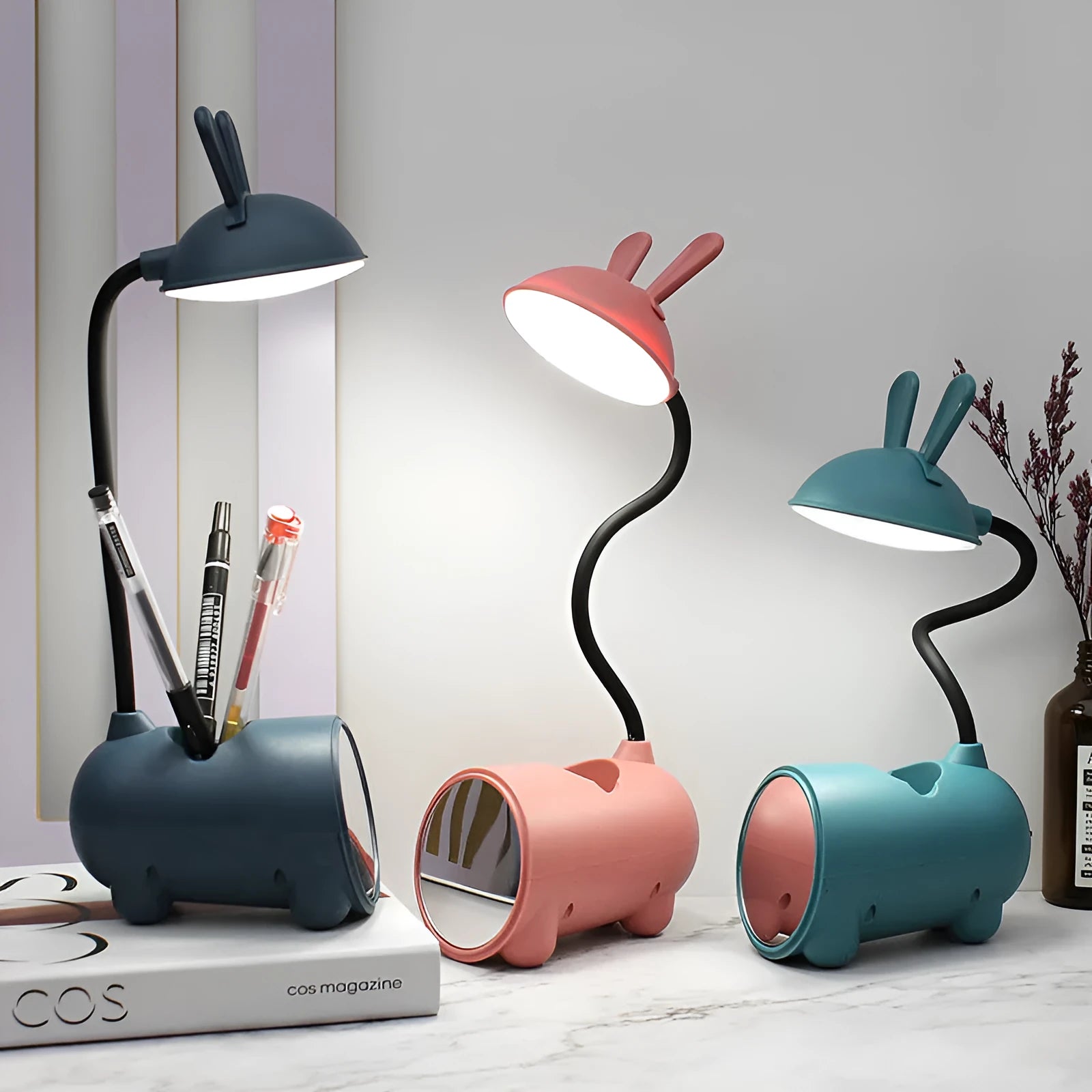 Green cartoon desk lamp with pen holder measuring 30 cm, USB-powered plastic table lamp