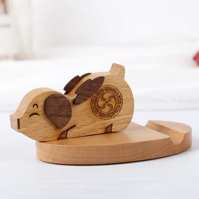 Resin animal-themed mobile phone holder with lazy bracket design for desk organisation
