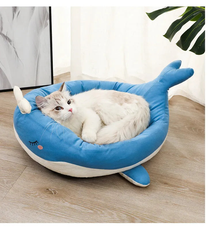 Duck-shaped fluffy pet bed for small dogs and cats in blue or white