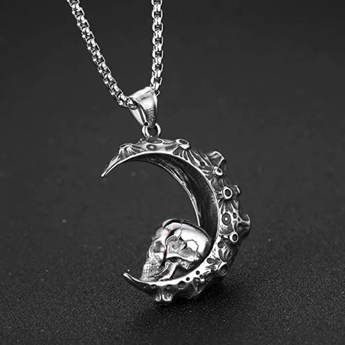 Men's silver stainless steel necklace with alloy pendant in sports style design
