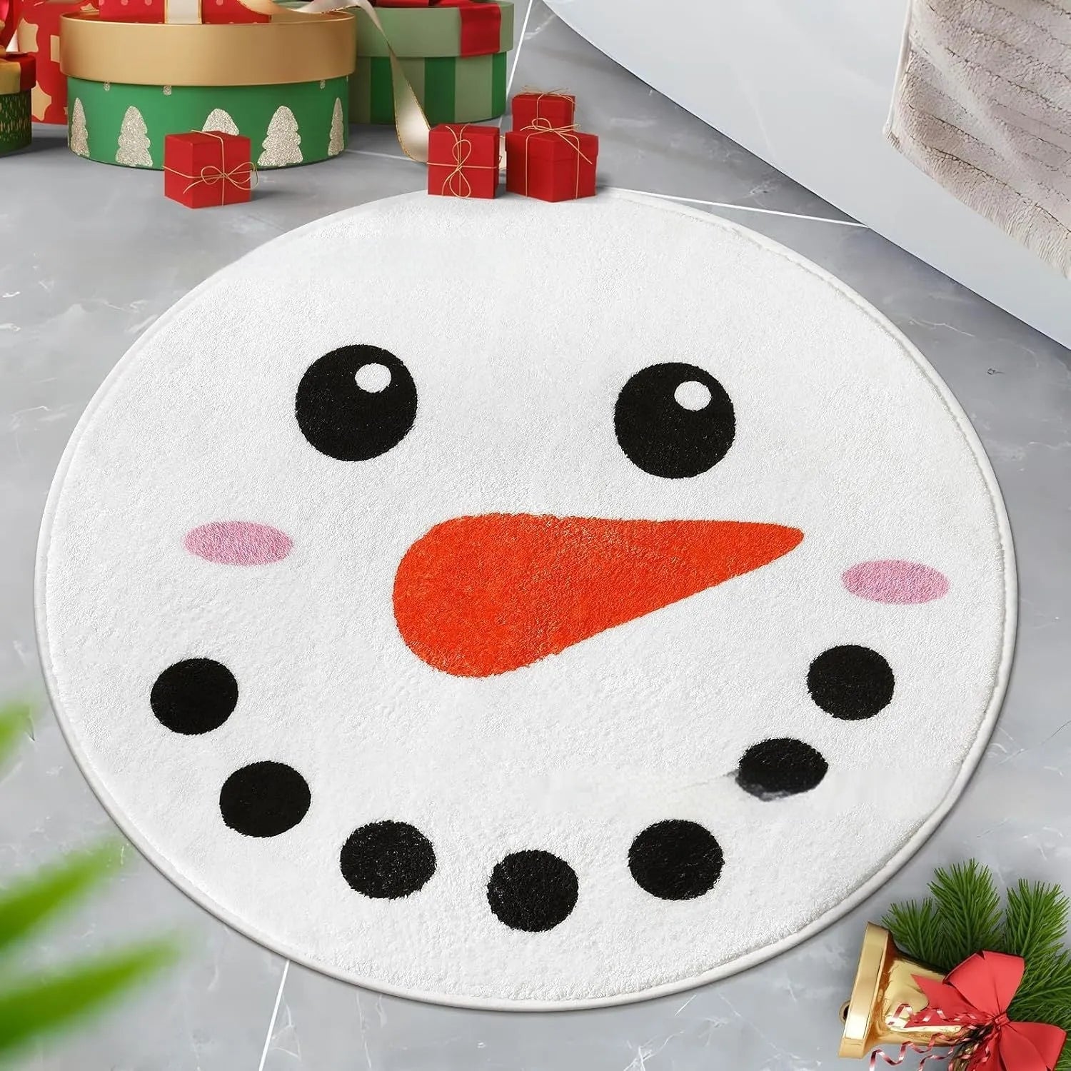 Round Christmas-themed polyester carpet rug with festive printed design