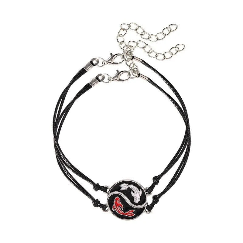 Geometric eight-diagram shaped alloy bracelet with electroplated finish in unisex fashion design
