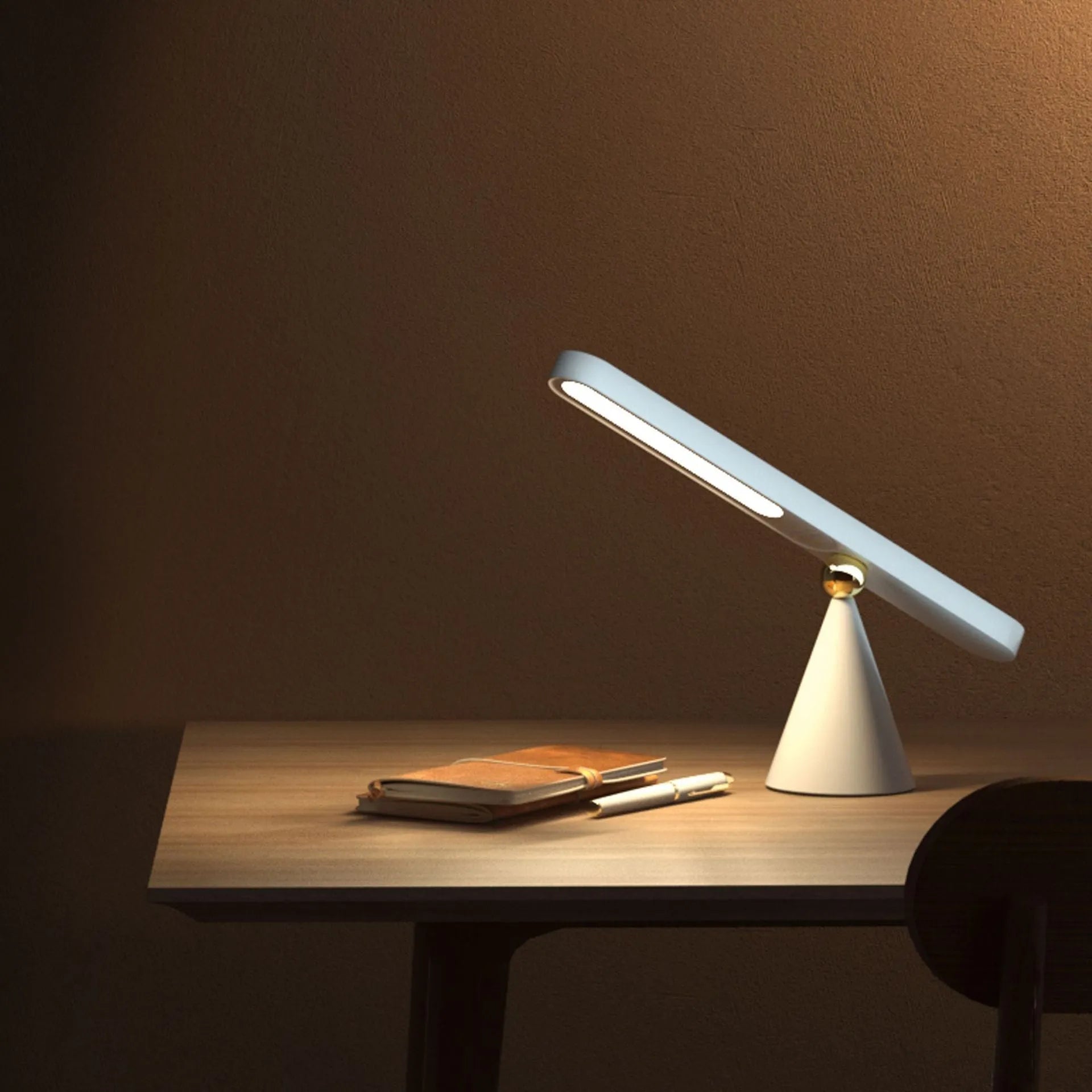 Geometric magnetic suction desk lamp with USB connection and touch controls in white colour