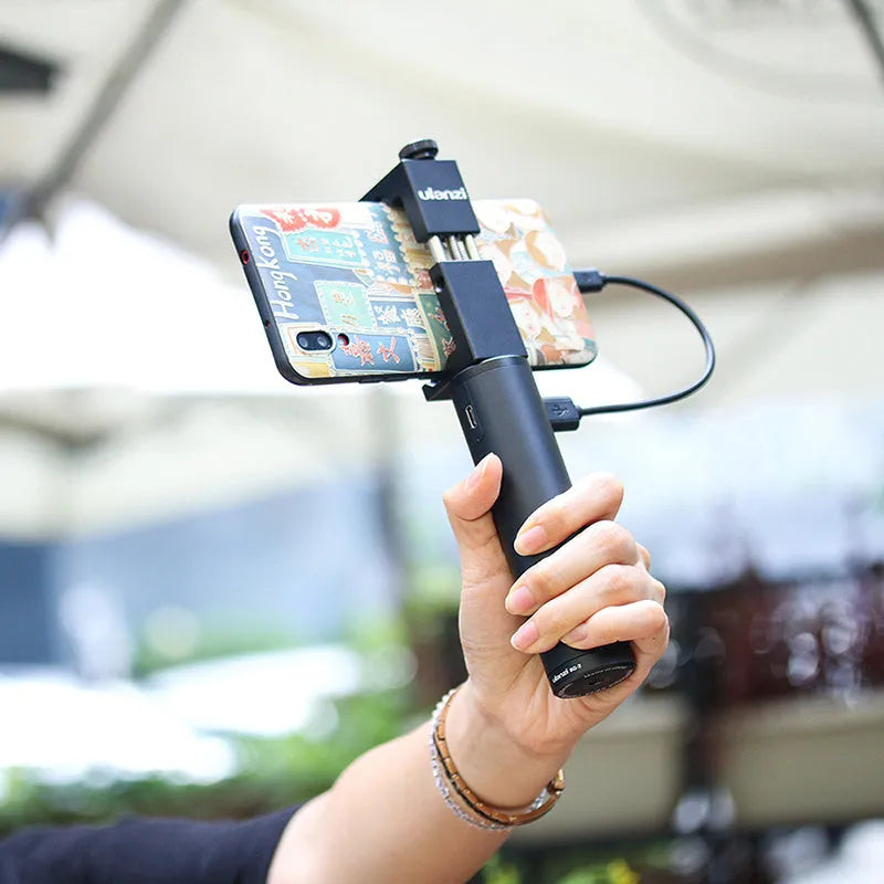 Black aluminium alloy power bank handle with 6800mAh capacity measuring 12.5cm long