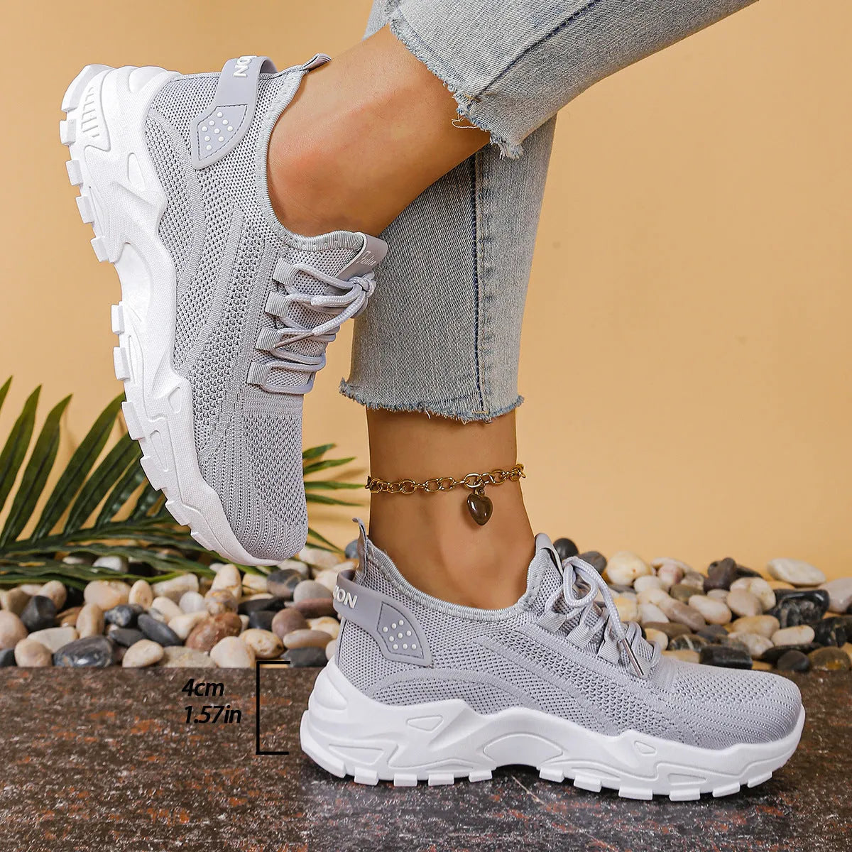Women's low-top flyknit-style mesh sports shoes in multiple colours on a white background.