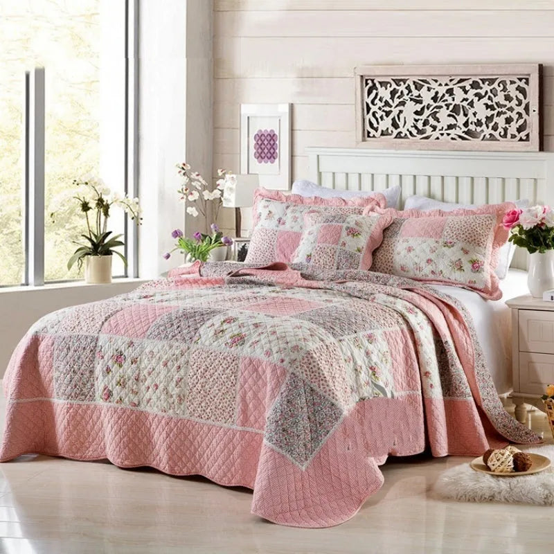 Pure cotton quilted bedspread-style three-piece bedding set in a Korean design with pillowcases.