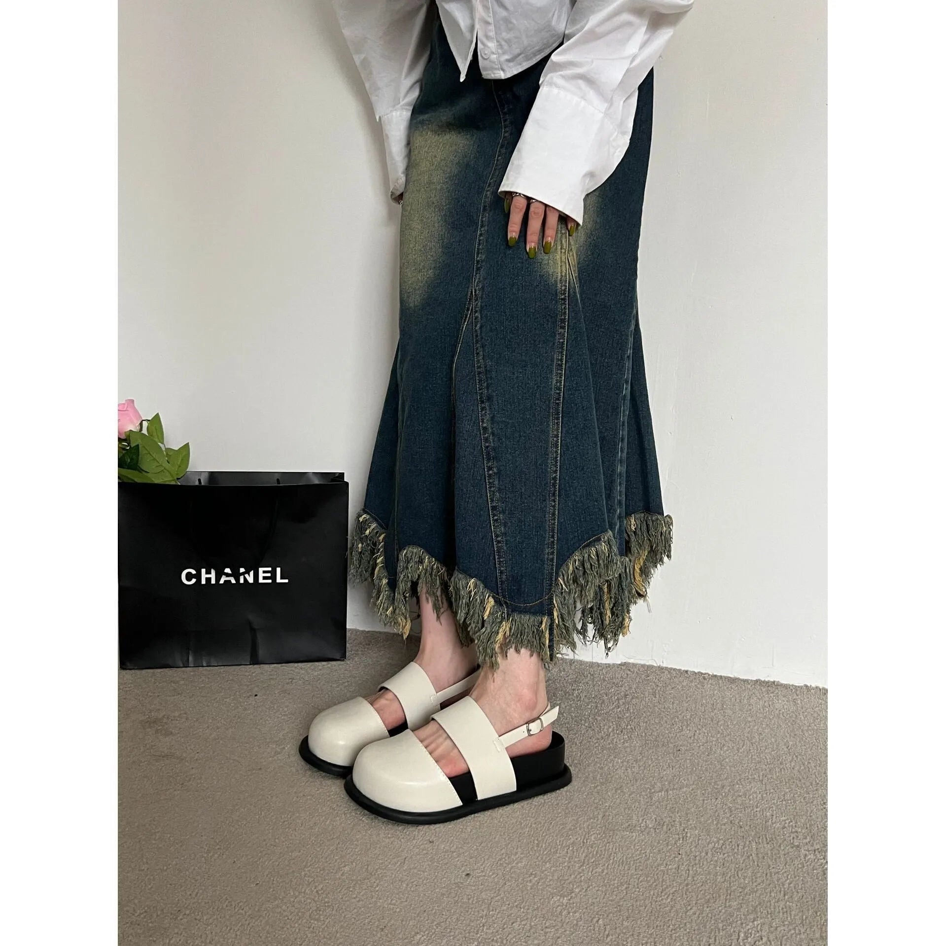 Korean style retro sandals with raised sole, closed toe and adjustable ankle strap buckle in microfiber