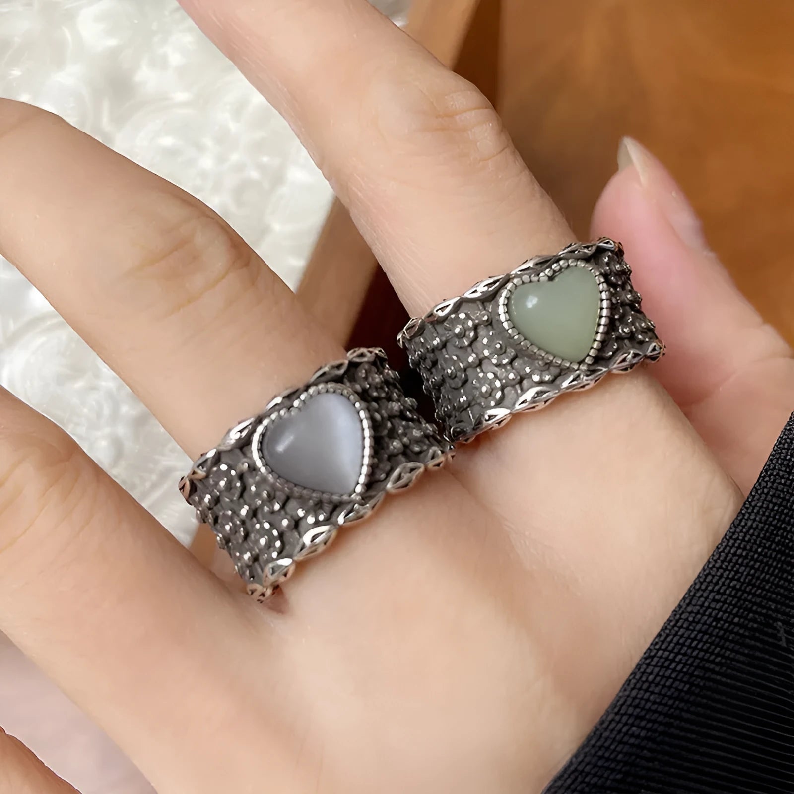 Adjustable retro wide-faced heart ring in white copper plated silver with vintage finish
