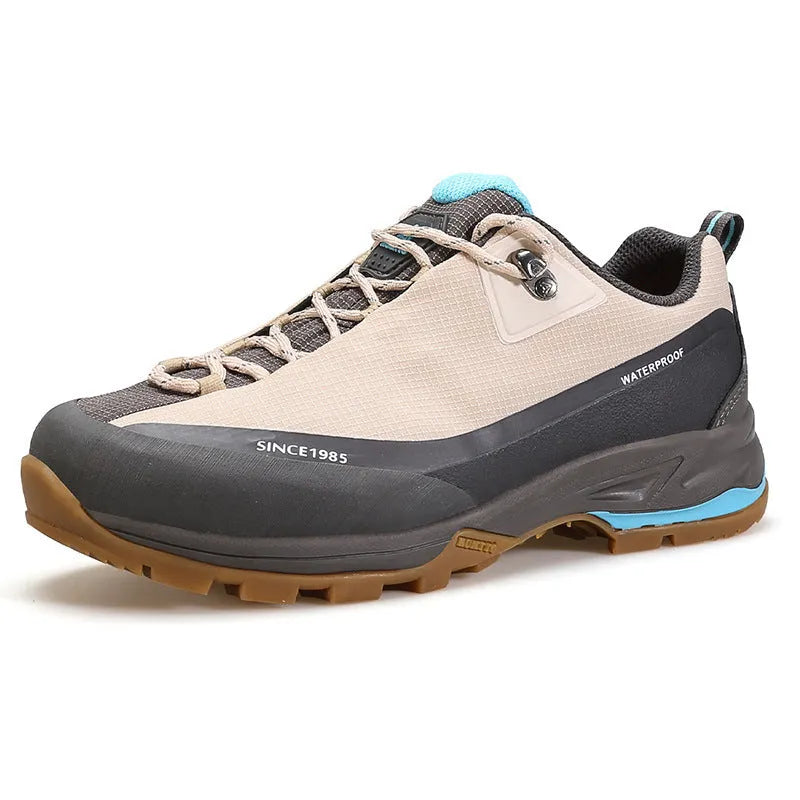 Men's low-top mountain climbing shoes with leather mesh upper and lace-up design