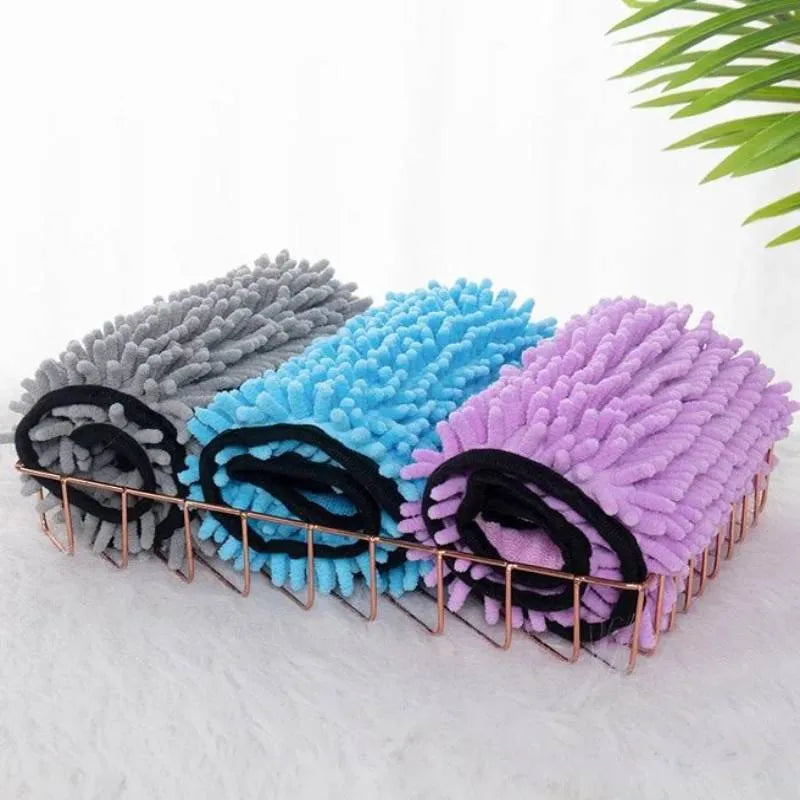 Blue pet bath drying towel for dogs and cats, 62 cm long by 23 cm wide.