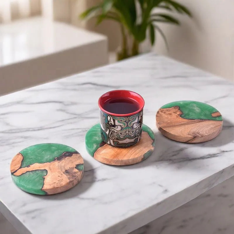 Wooden Kung Fu tea coasters in green and black colours with round and square shapes