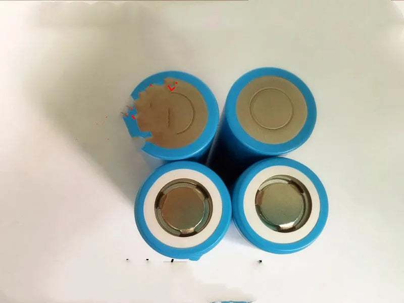 Cylindrical 18650 lithium ion rechargeable battery cell with 3.7V 2600mAh specifications
