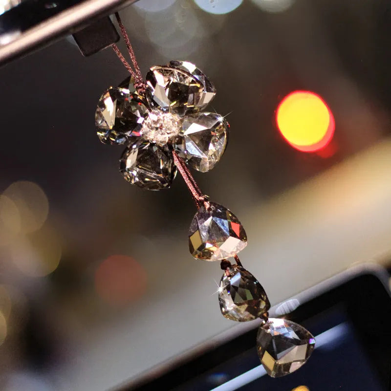 Crystal four leaf grass car pendant approximately 20 cm long in four colour options