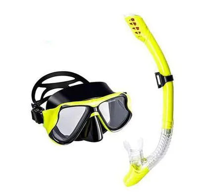 Black diving goggles with anti-fog lens, PC frame, adjustable buckle, and silicone strap for snorkeling.