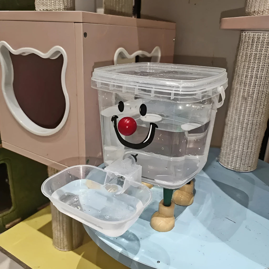 Automatic cat water dispenser in ABS, 3L, red nose yellow green feet or yellow nose orange white feet