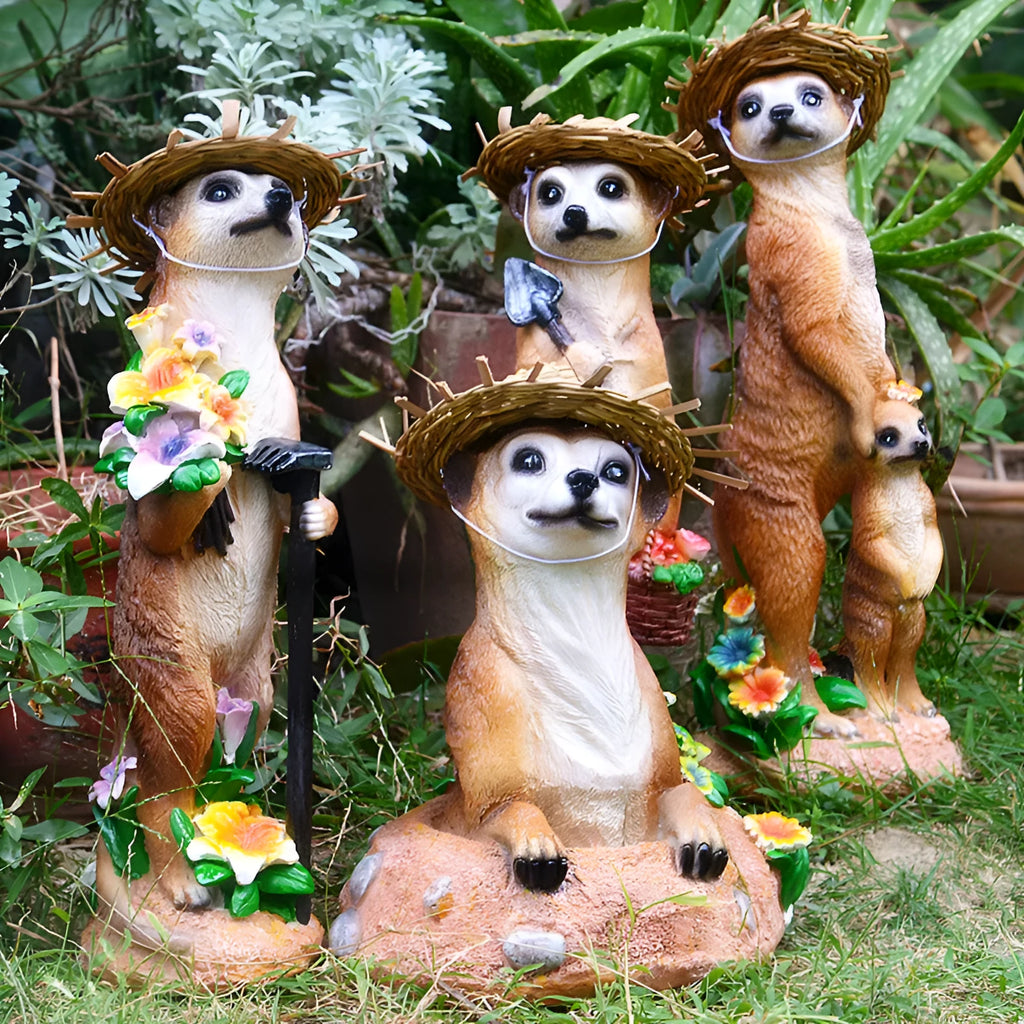 Straw hat mongoose garden ornament for bonsai decoration in synthetic resin
