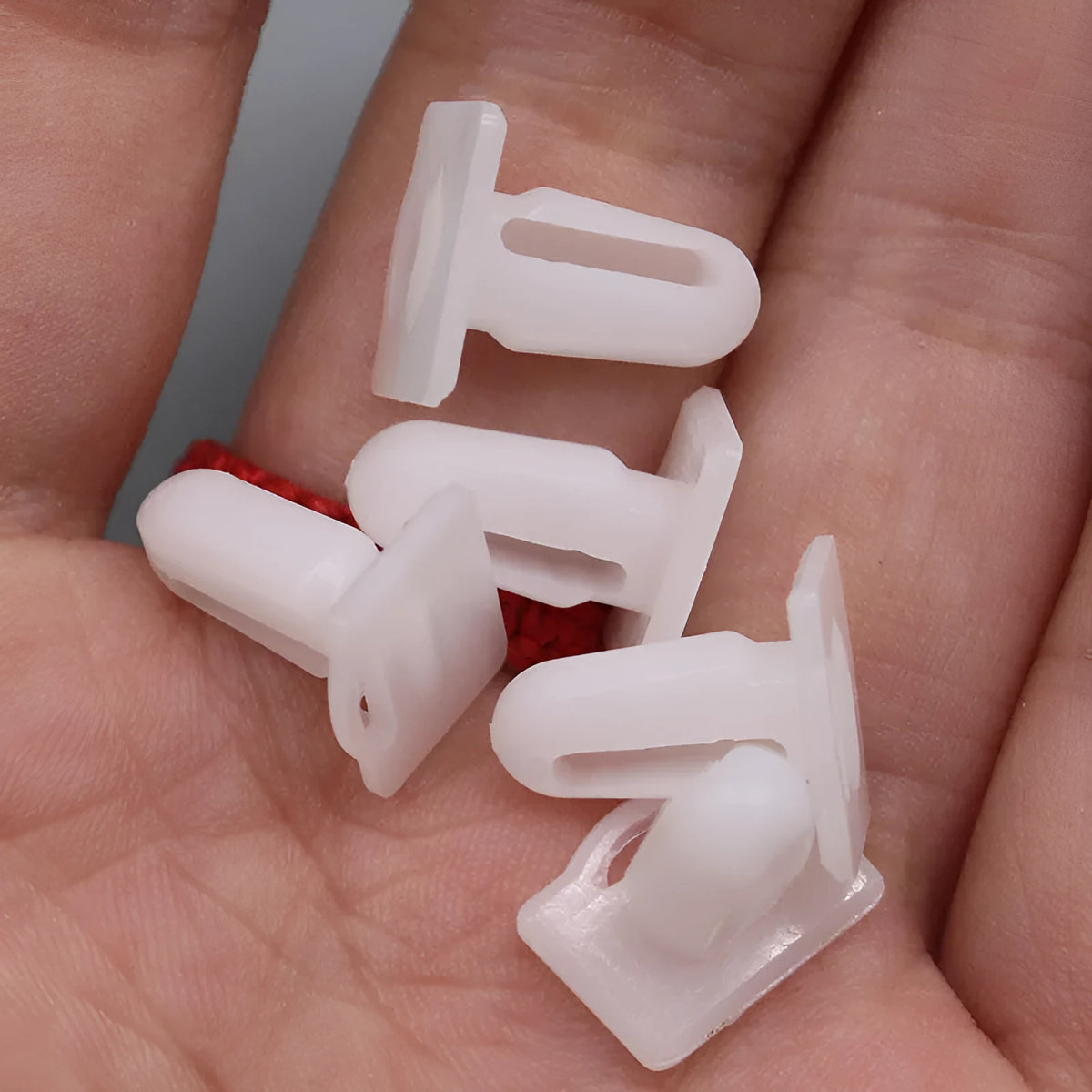 60 D318 colour plastic automotive trim clips for car panel repairs
