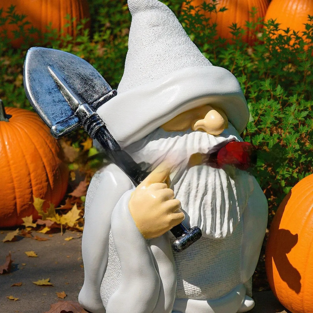 Christmas garden smoking shovel dwarf resin craft ornament for outdoor decoration