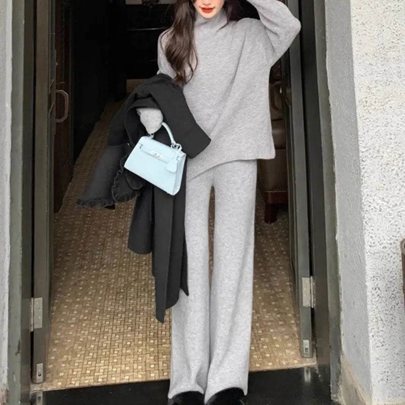 Women's casual two-piece set with long-sleeve sweater and wide-leg trousers in solid colour