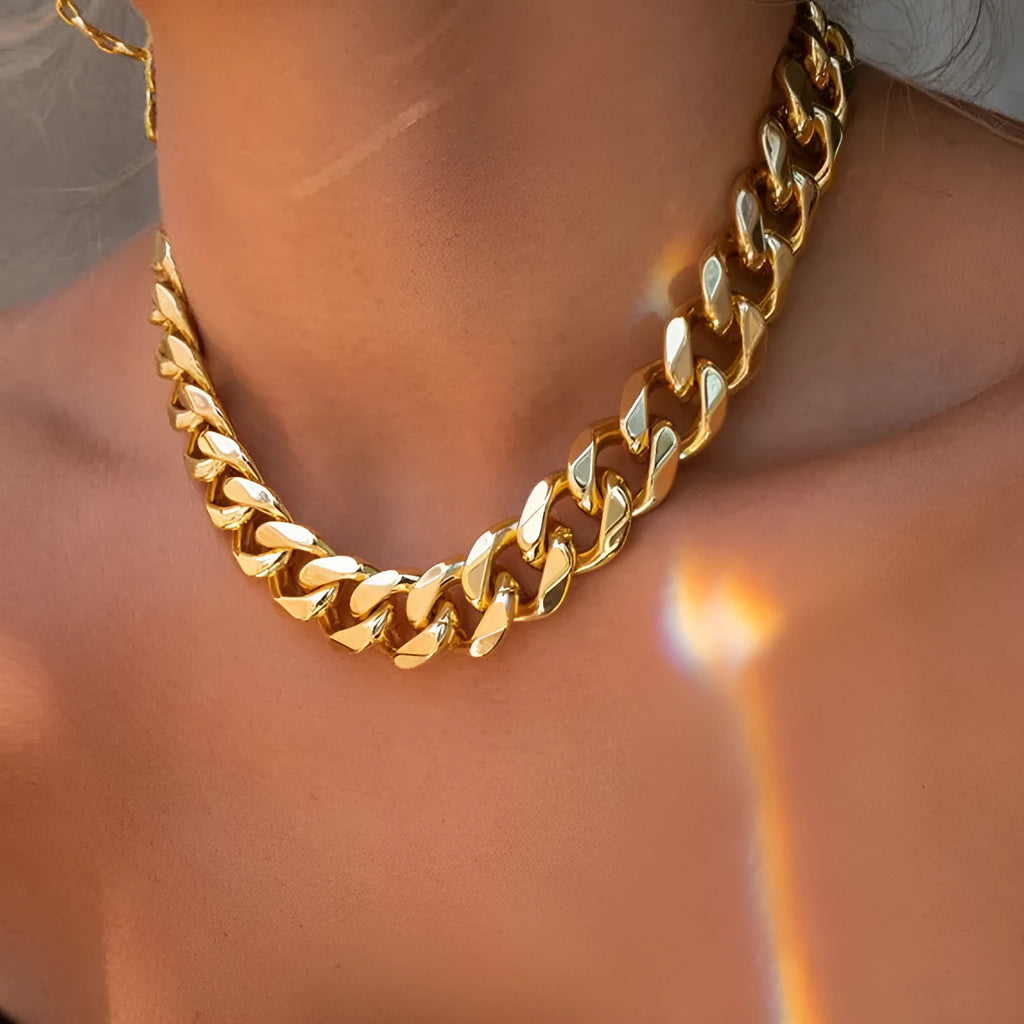 Gold electroplated women's thick chain necklace with net red style measuring 32cm