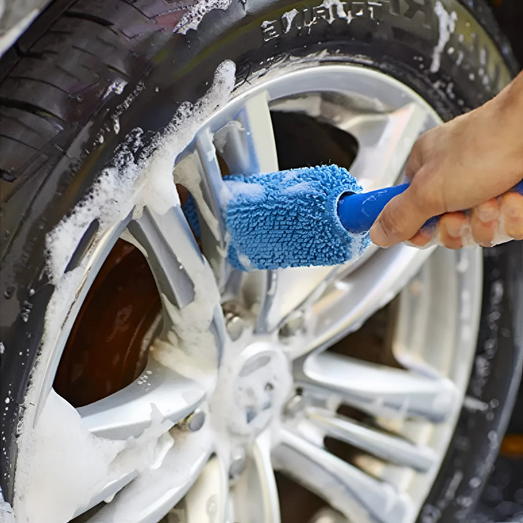 Microfiber car wash tire brush with long handle for cleaning wheels and hub caps