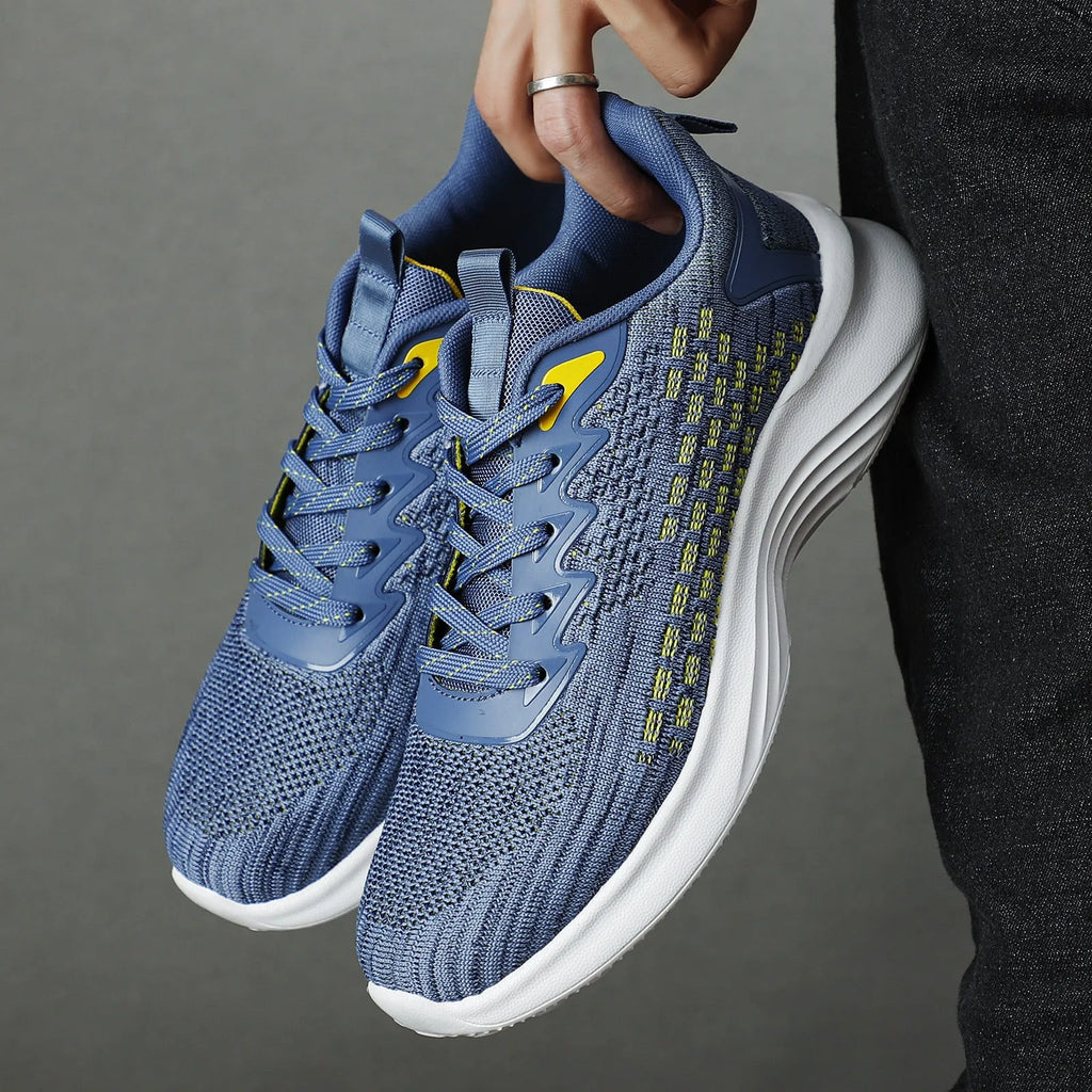 Women's lavender purple Flyknit running shoes with mesh lining and striped pattern for athletic use