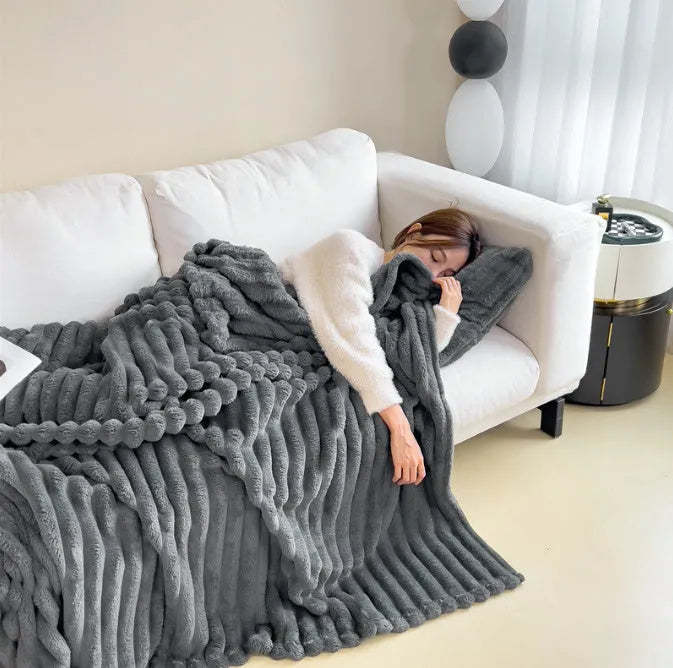 Double-sided thickening bubble velvet faux rabbit fur blanket in various colour options
