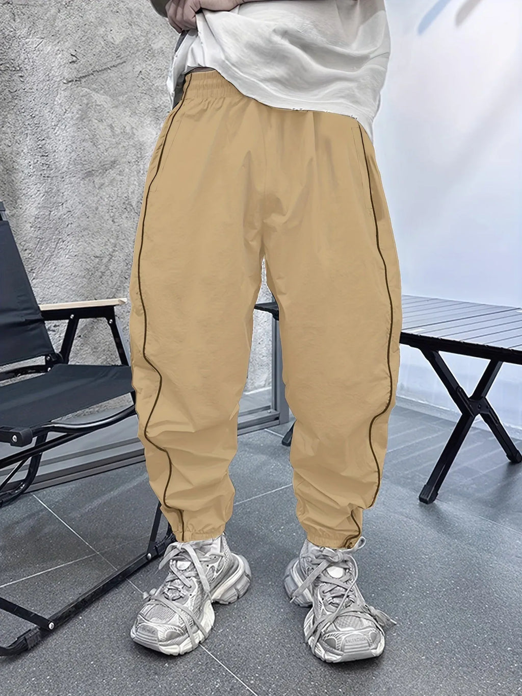 Men's bamboo fibre casual sports trousers in loose style with cropped length and high elasticity