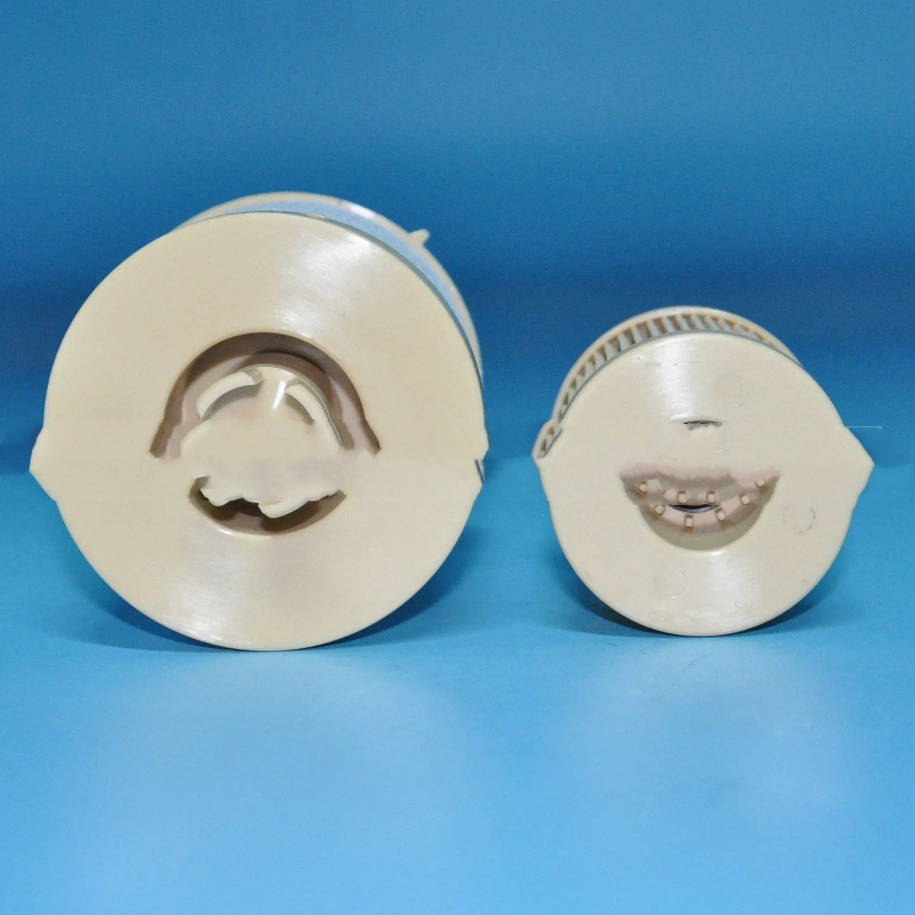 FD4616 diesel fuel filter for Ford F350 F550 F750 Super Duty trucks showing dimensions