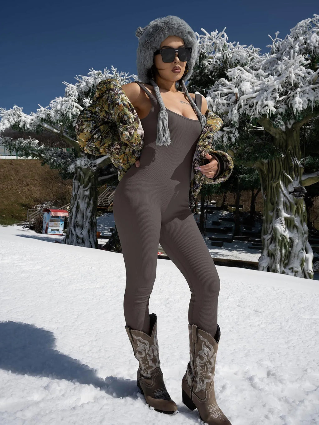 Women's long sleeve suspender tank top tights in beige, showing button fastening and 71-73cm length.