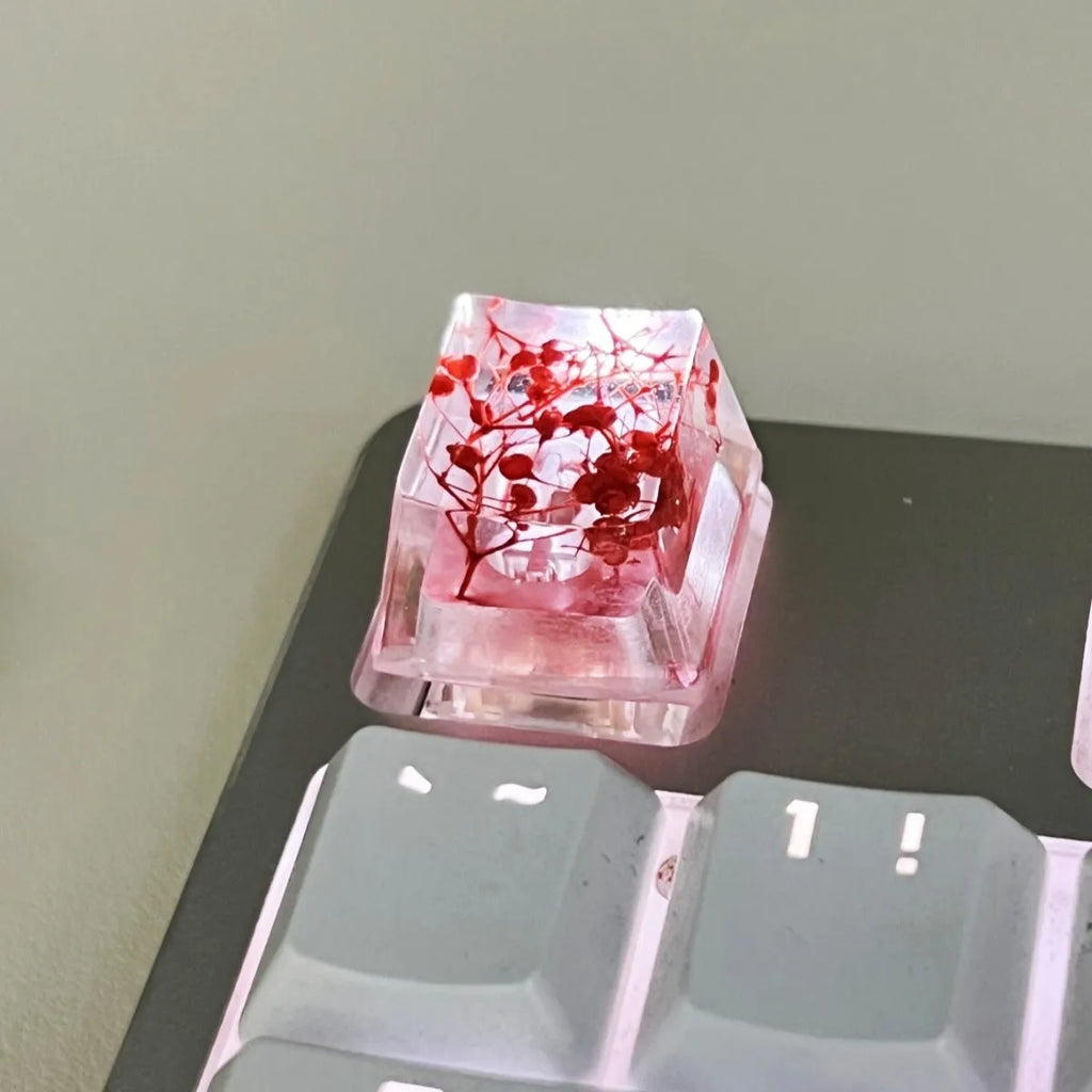 Resin transparent starry sky keycap for mechanical keyboards in red, pink, green, violet colours