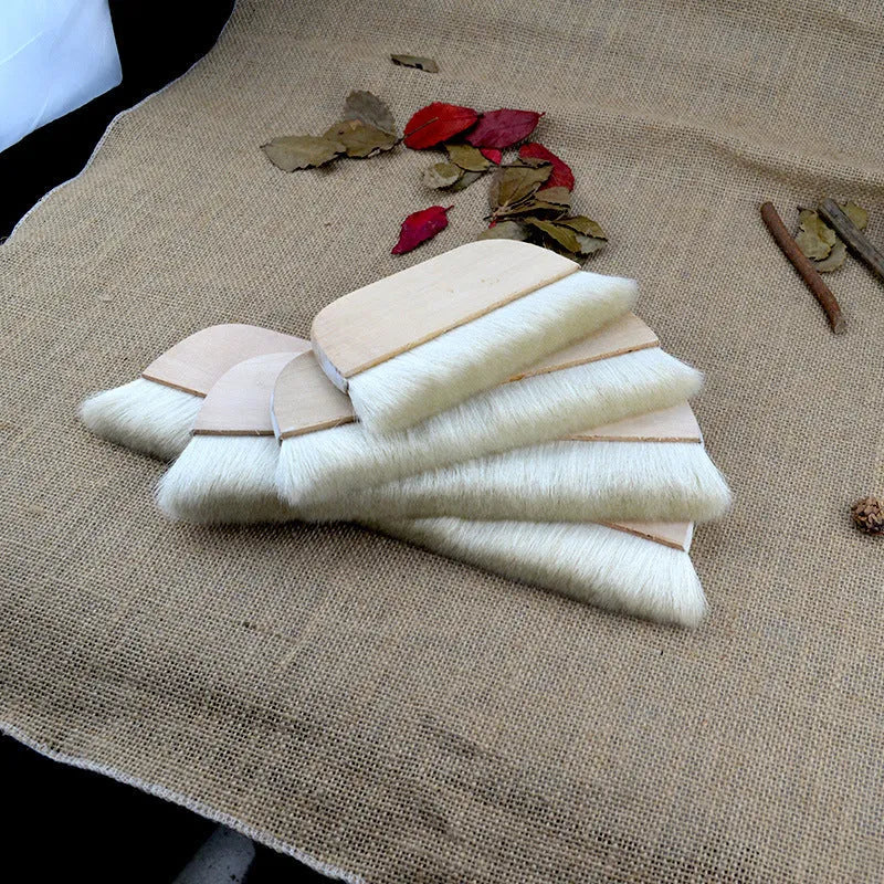 Wool brush art mounting board for paint paste shading in picture colour