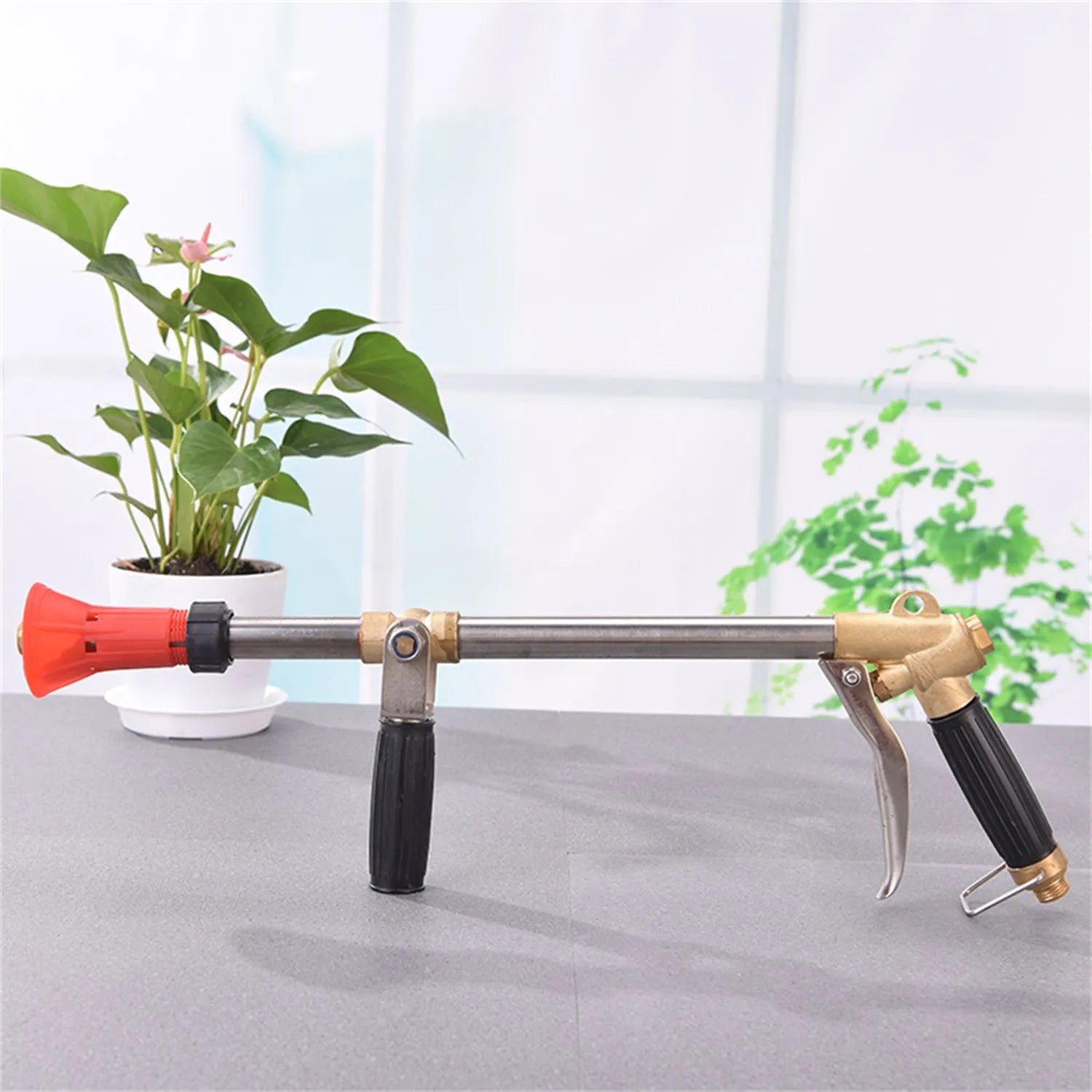 Submachine gun type agricultural spray gun with adjustable nozzle for pesticide spraying