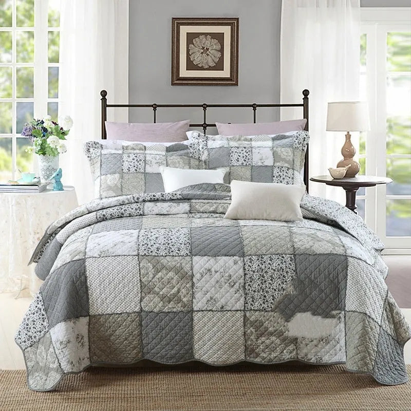 Pure cotton quilted bedspread-style three-piece bedding set in a Korean design with pillowcases.
