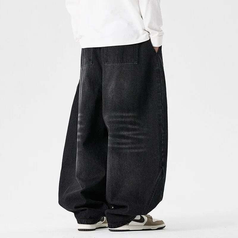 Men's plus size wide leg jeans in American casual style with straight leg opening