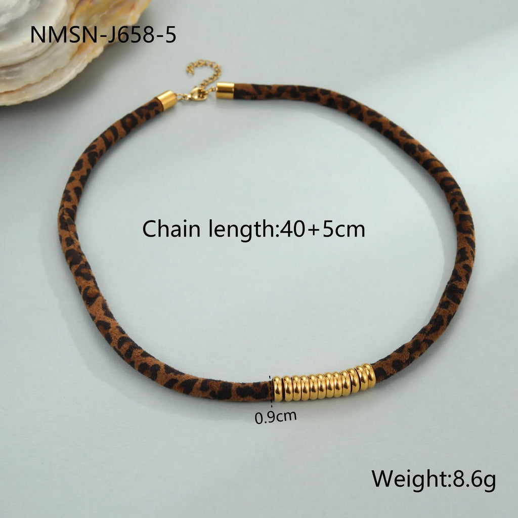 Leopard series stainless steel women's necklace with geometric pendant and adjustable 41-50cm chain