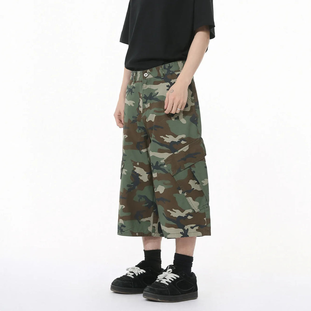Men's cotton camouflage wide-leg jeans with side stitching and large pockets