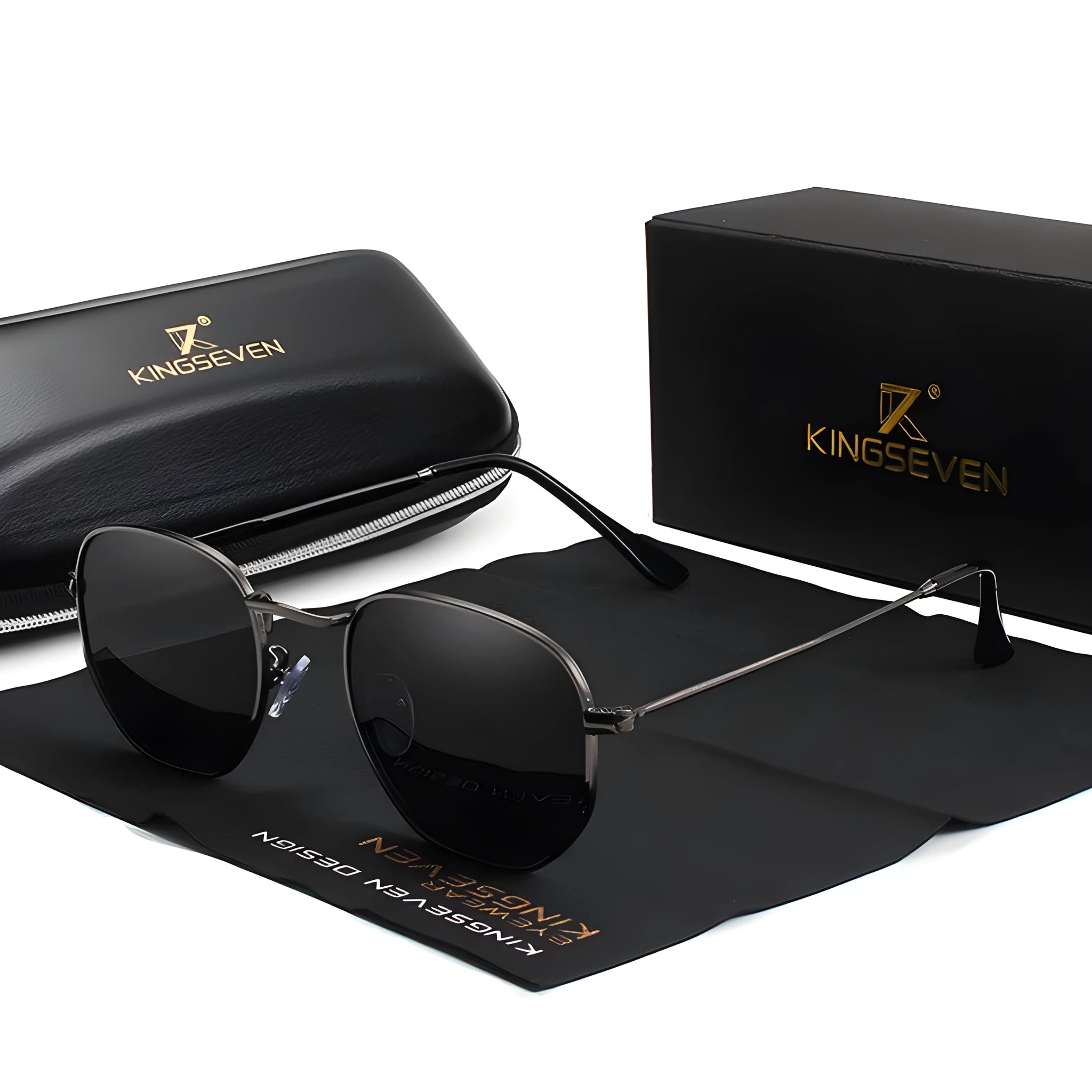 Classic round sunglasses for men with retro design in multiple colour options
