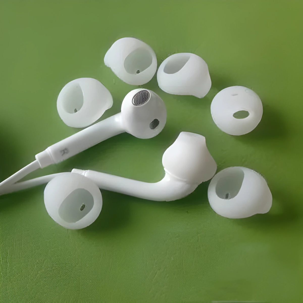 Black and white silicone earphone sleeves for Samsung Galaxy S6 Edge earbuds models G9200 G9250
