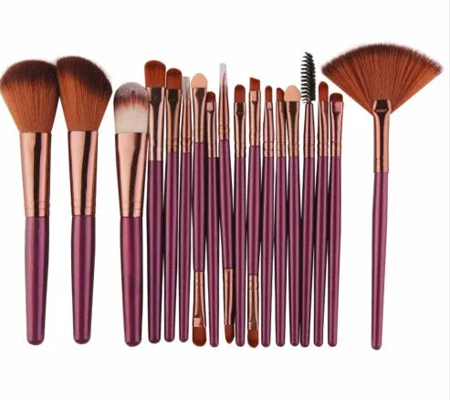 18-piece makeup brush set showing various brush types including fan-shaped brushes for contouring