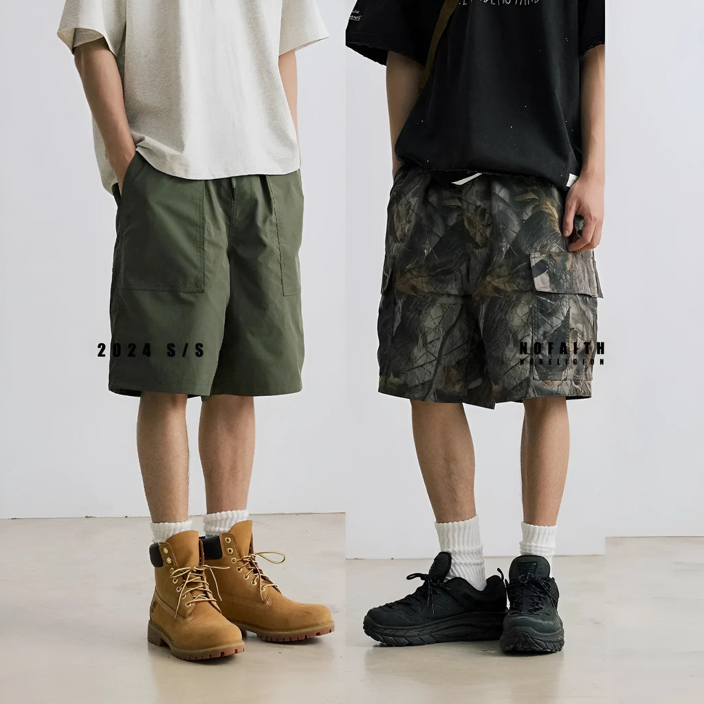 Loose casual straight-leg denim shorts in black colour with mid-waist design and zip fly placket