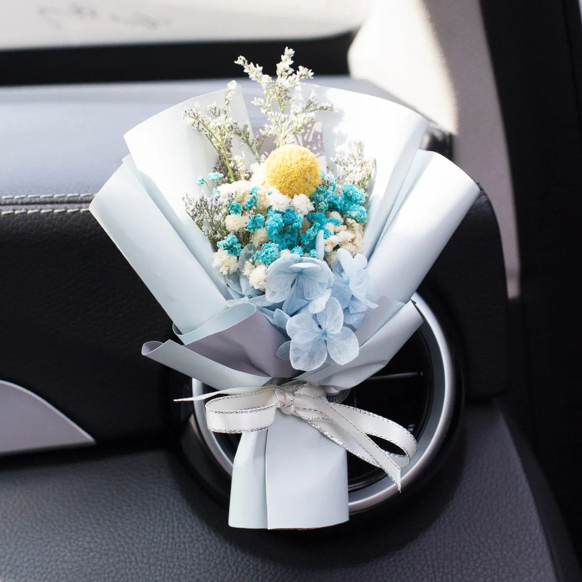 Handmade dried flower car vent perfume ornament in assorted colours for vehicle air freshening