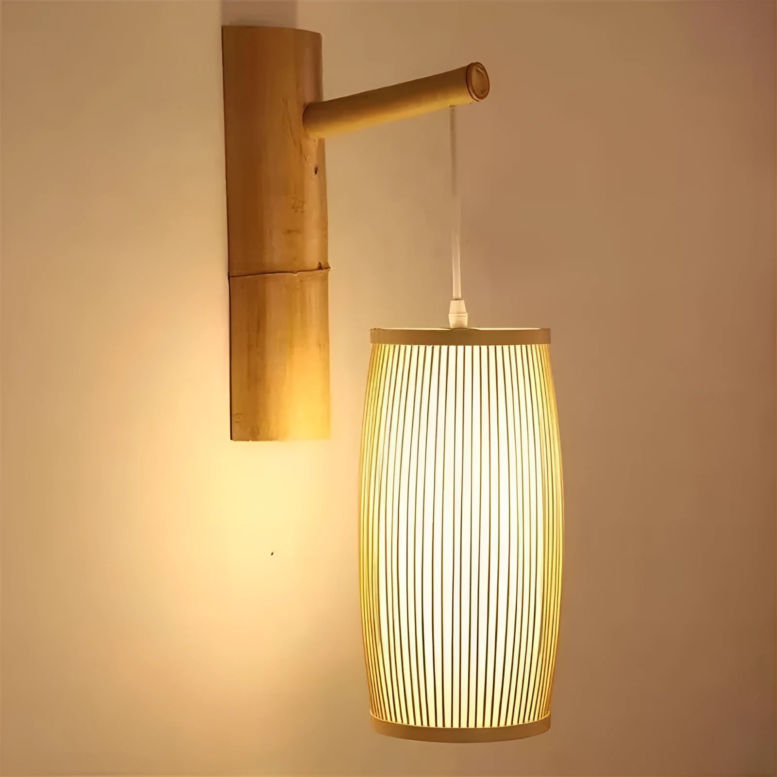 Natural bamboo plait wall lamp with woven design and E27 bulb holder