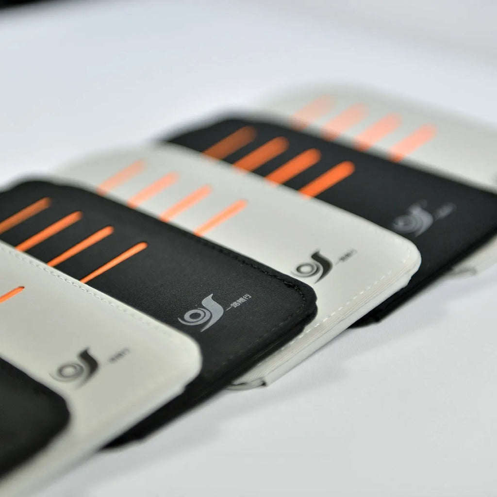 Set of four rigid car sun visor shading panels and a vehicle-mounted storage bag.