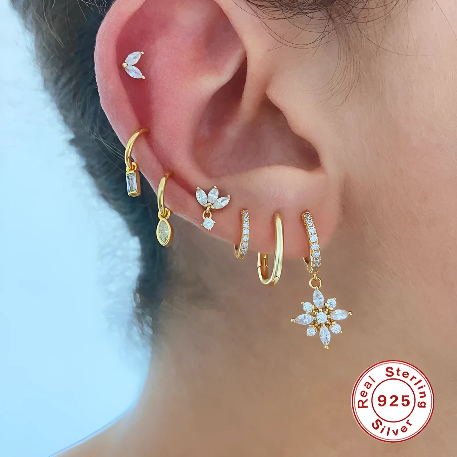 S925 sterling silver snowflake pendant earrings with inlaid gemstone in white or yellow gold colour.