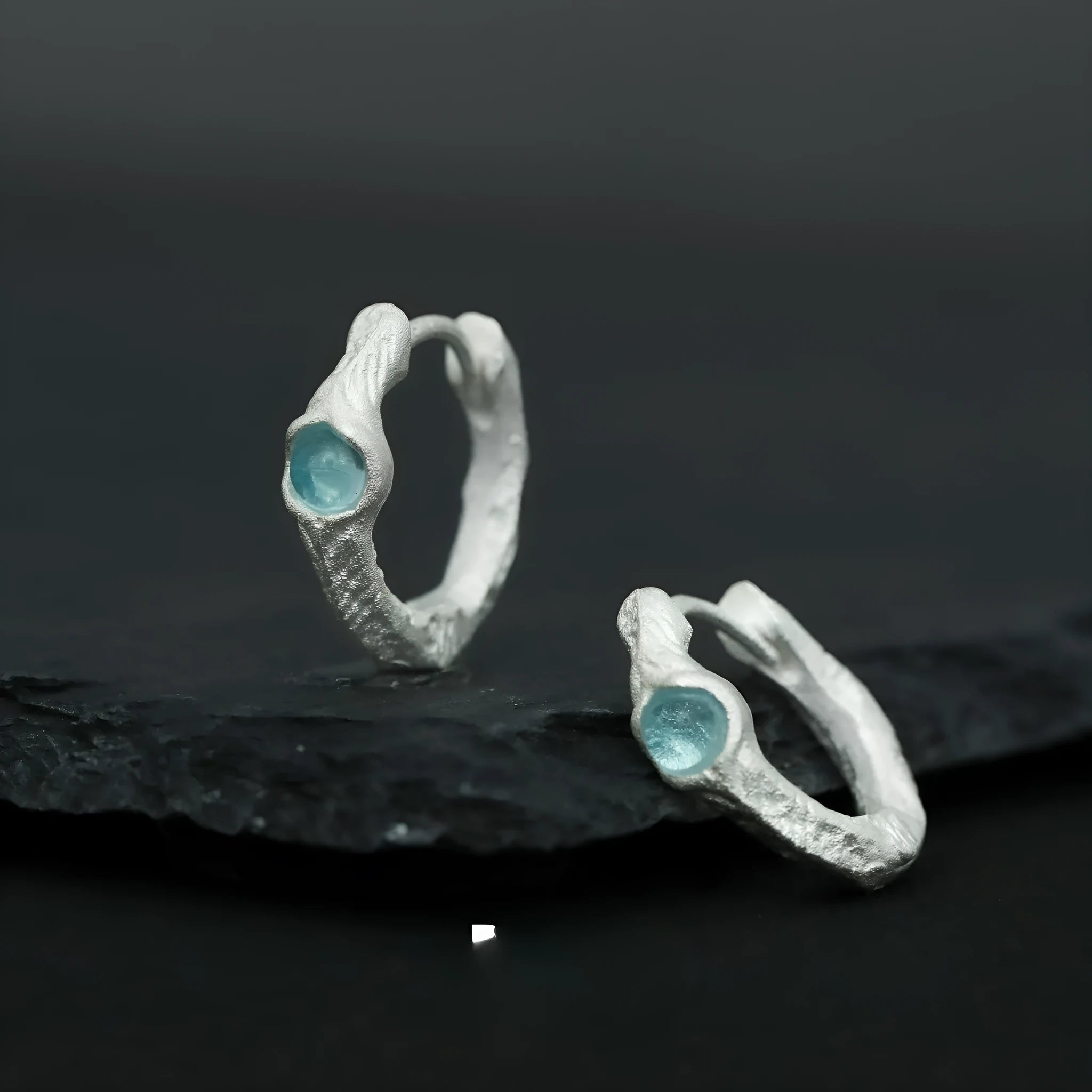 925 sterling silver geometric round ear clip with burnt silver electroplated finish