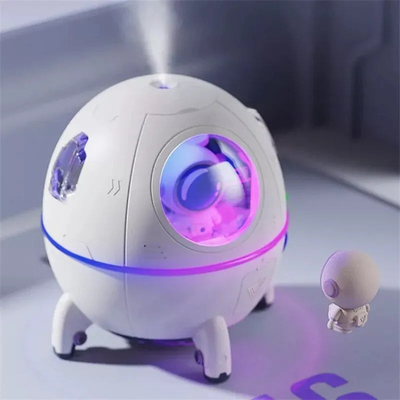 Astronaut-themed USB desktop humidifier with colourful LED lights and 220ml water tank