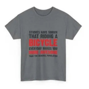 Grey women's cotton T-shirt with graphic print pattern, short sleeve pullover style