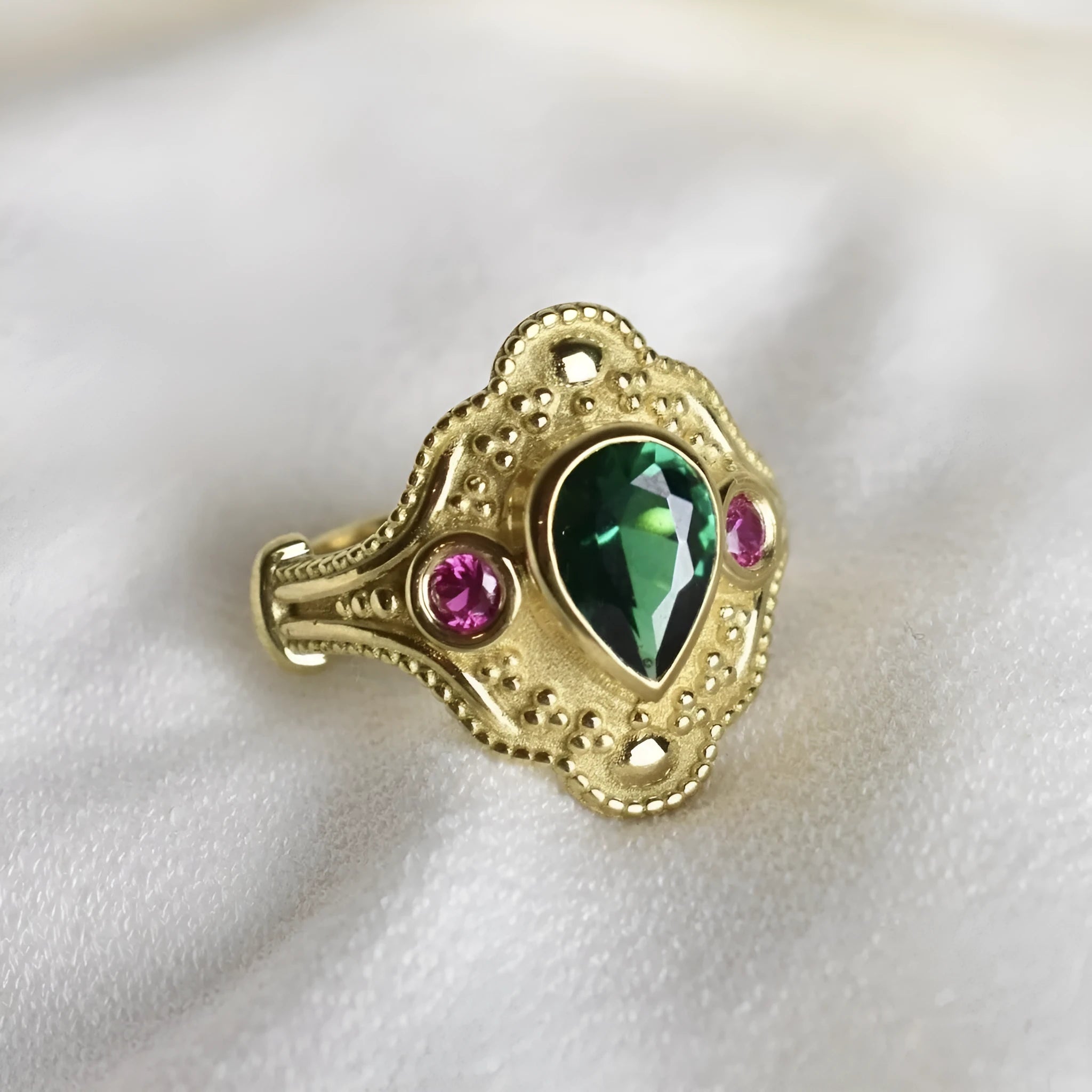 Golden lvzuan electroplated geometric women's ring in alloy with ins style design